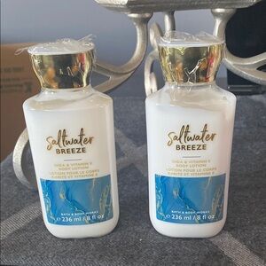 NEW set of 2 Bath & Body Works Saltwater Breeze White and Blue Moisturizer